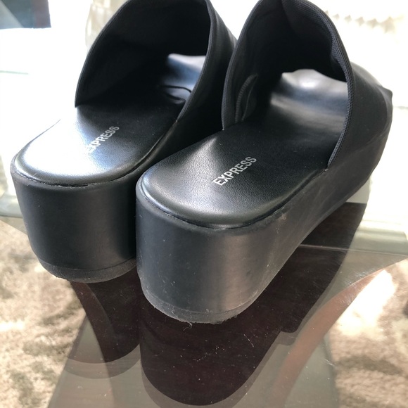Express Platform Sandals - Picture 3 of 3